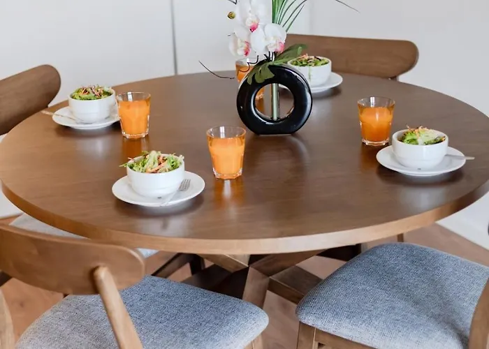 Style & Comfort | Balcony + Parking Appartement Porto