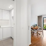 Style & Comfort | Balcony + Parking * Porto