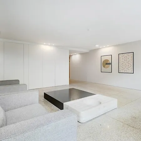 Apartment Style & Comfort I Balcony & Parking *