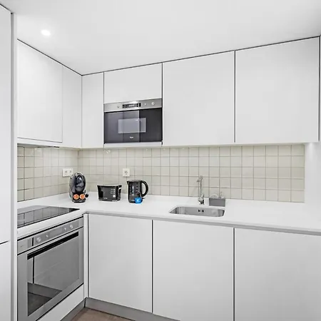 Style & Comfort | Balcony + Parking Appartement