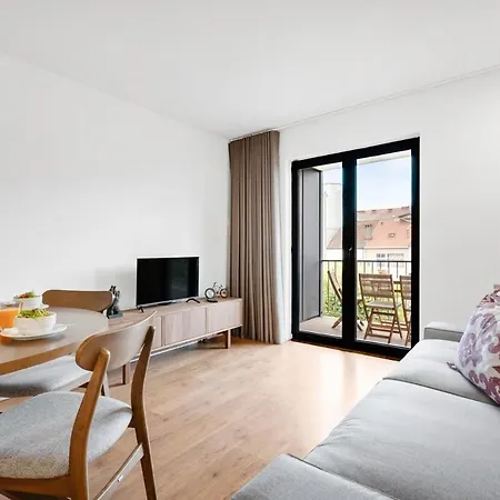 Style & Comfort | Balcony + Parking Appartement