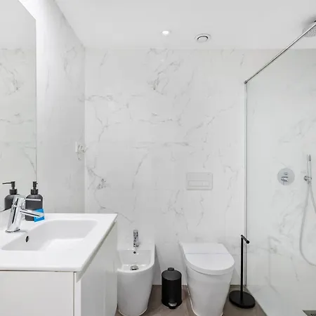 Style & Comfort | Balcony + Parking Apartament