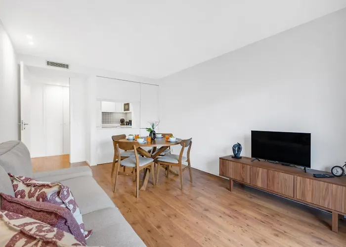 Style & Comfort | Balcony + Parking Διαμέρισμα