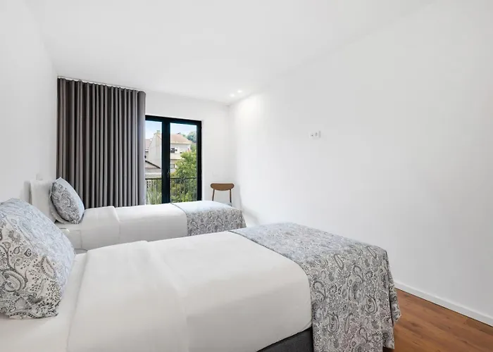 Style & Comfort | Balcony + Parking شقة