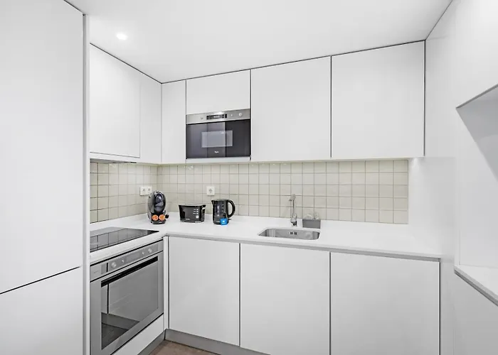 Style & Comfort | Balcony + Parking Lägenhet *