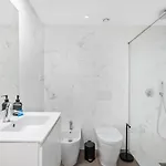 Style & Comfort | Balcony + Parking Апартаменты Порту