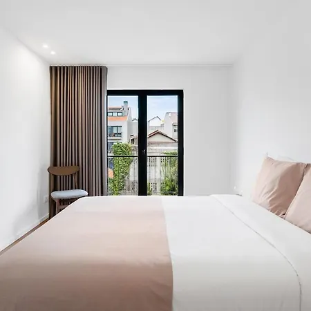 Style & Comfort I Balcony & Parking Porto