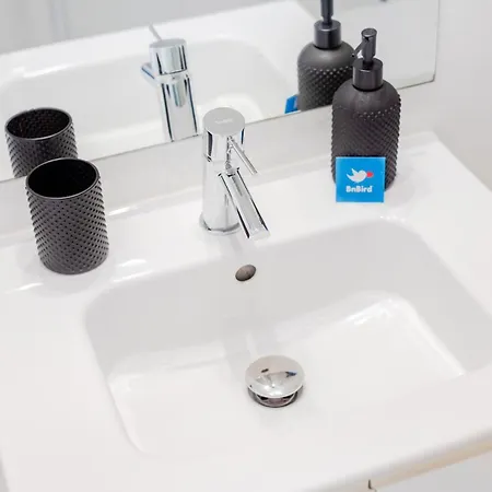 Apartment Style & Comfort I Balcony & Parking