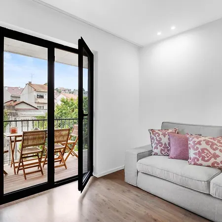 Style & Comfort | Balcony + Parking 波尔图