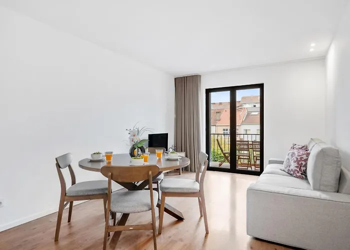 公寓 Style & Comfort | Balcony + Parking