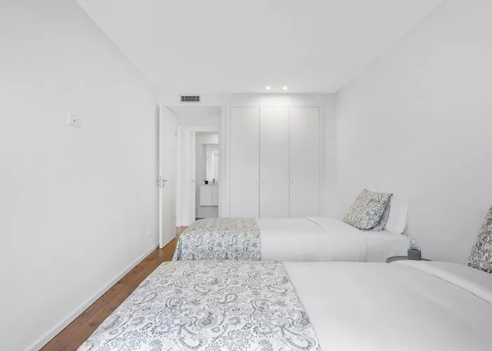 Style & Comfort | Balcony + Parking 波尔图